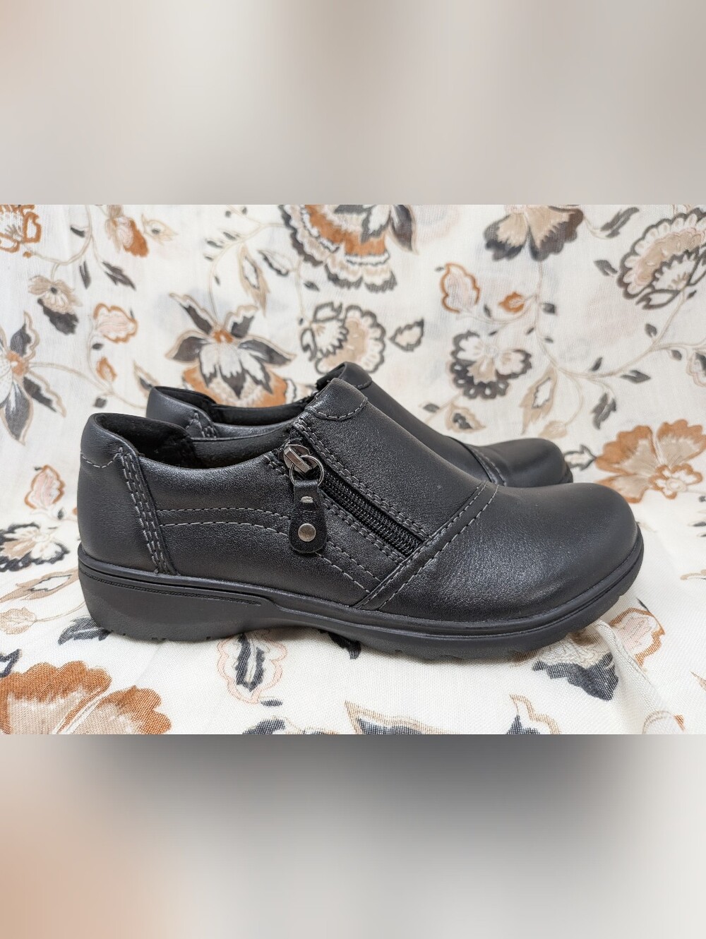 Clarks Collection Carleigh Ray Black Leather Zip Comfort Shoes Women's Size 7M